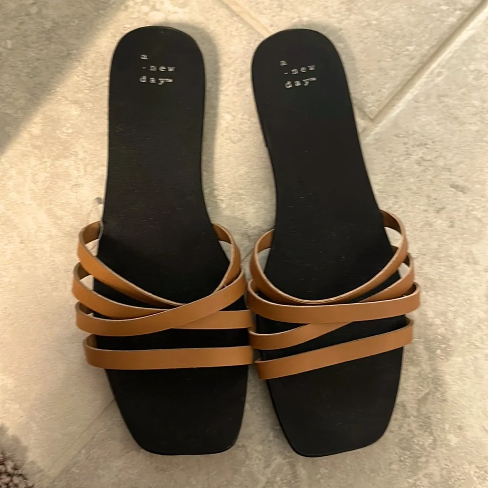 Flats - Picture 1 of 2